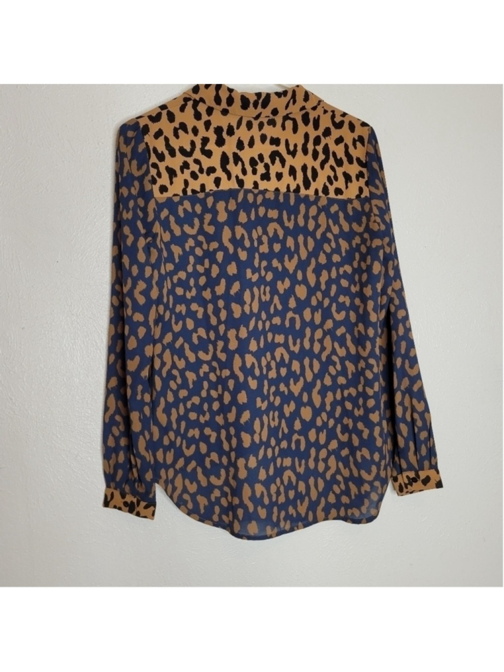 SALE 4/$30 Venus Leopard Print Button Down Blouse Navy Blue Tan Women's Size 4 - Picture 9 of 11